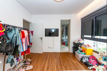 Apartamento à venda com 194m², 4 quartos e 3 vagasSemi Suíte 1