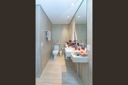 Apartamento à venda com 194m², 4 quartos e 3 vagasBanheiro Semi Suítes