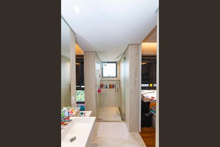 Apartamento à venda com 194m², 4 quartos e 3 vagasBanheiro Semi Suítes