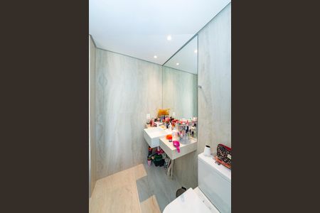 Apartamento à venda com 194m², 4 quartos e 3 vagasBanheiro da Suíte 2