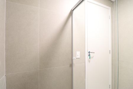 Banheiro de apartamento para alugar com 1 quarto, 26m² em Barra Funda, São Paulo