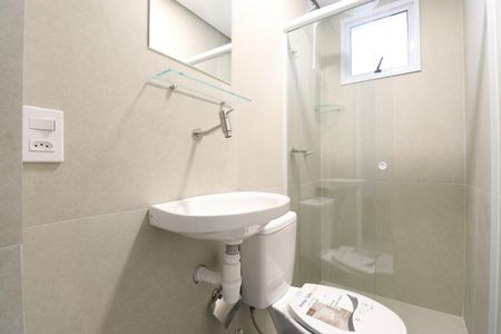 Banheiro de kitnet/studio para alugar com 1 quarto, 20m² em Barra Funda, São Paulo