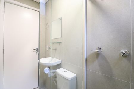 Banheiro de kitnet/studio para alugar com 1 quarto, 20m² em Barra Funda, São Paulo