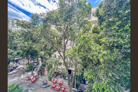 Apartamento à venda com 90m², 2 quartos e sem vaga