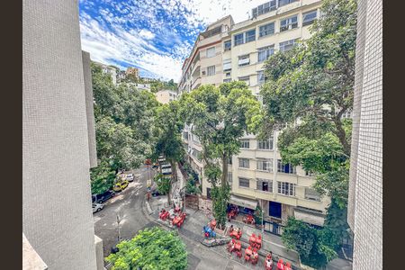 Apartamento à venda com 90m², 2 quartos e sem vaga