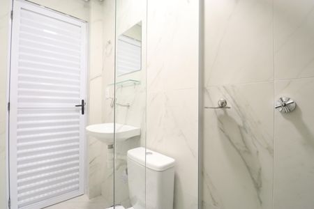 Banheiro de kitnet/studio para alugar com 1 quarto, 20m² em Barra Funda, São Paulo