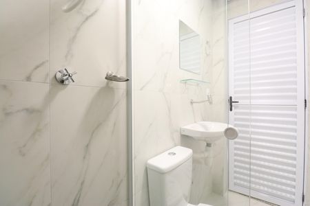 Banheiro de kitnet/studio para alugar com 1 quarto, 20m² em Barra Funda, São Paulo