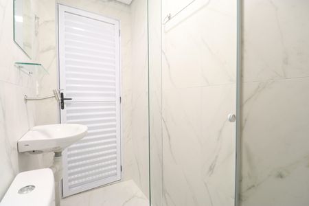 Banheiro de kitnet/studio para alugar com 1 quarto, 20m² em Barra Funda, São Paulo