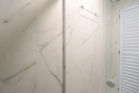 Banheiro de kitnet/studio para alugar com 1 quarto, 22m² em Barra Funda, São Paulo