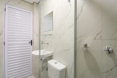 Banheiro de kitnet/studio para alugar com 1 quarto, 22m² em Barra Funda, São Paulo