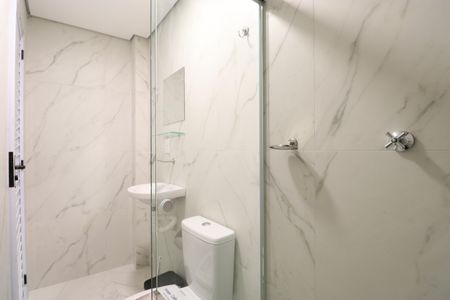 Banheiro de kitnet/studio para alugar com 1 quarto, 16m² em Barra Funda, São Paulo