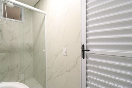 Banheiro de kitnet/studio para alugar com 1 quarto, 16m² em Barra Funda, São Paulo