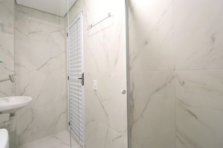 Banheiro de kitnet/studio para alugar com 1 quarto, 15m² em Barra Funda, São Paulo