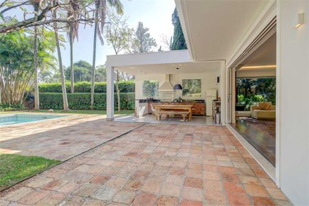 Casa à venda com 4 quartos, 490m² em Santo Amaro, São Paulo