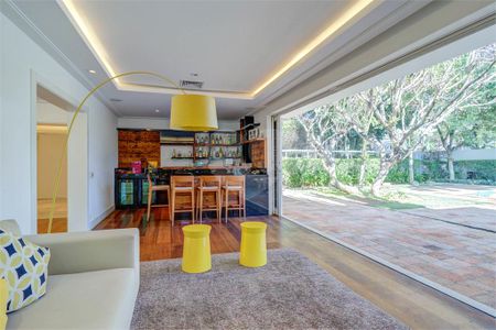 Casa à venda com 4 quartos, 490m² em Santo Amaro, São Paulo