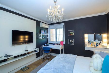 Casa à venda com 4 quartos, 429m² em Jardim Petropolis, São Paulo