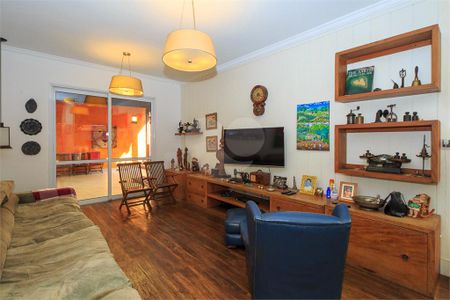 Casa à venda com 4 quartos, 429m² em Jardim Petropolis, São Paulo