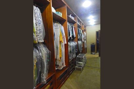 Casa à venda com 3 quartos, 300m² em Chácara Monte Alegre, São Paulo