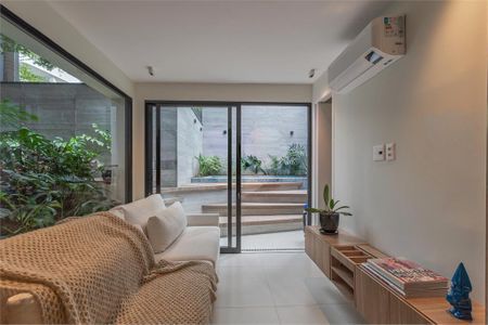 Casa de Condomínio à venda com 3 quartos, 275m² em Vila Mariana, São Paulo