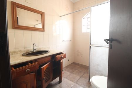 Casa para alugar com 160m², 3 quartos e 6 vagasBanheiro comum