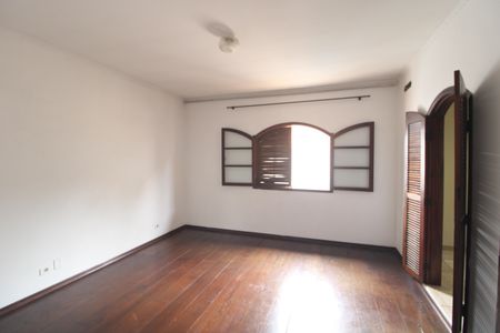 Casa para alugar com 160m², 3 quartos e 6 vagasSuíte