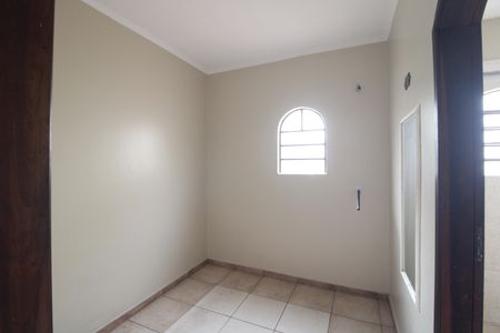 Casa para alugar com 160m², 3 quartos e 6 vagasCloset da suíte