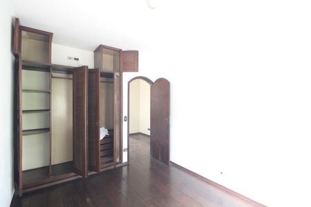 Casa para alugar com 160m², 3 quartos e 6 vagasQuarto 2