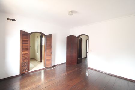 Casa para alugar com 160m², 3 quartos e 6 vagasSuíte