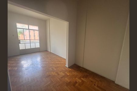Apartamento à venda com 76m², 3 quartos e sem vagaPrimeiro e segundo quartos