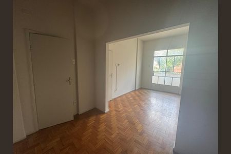 Primeiro e segundo quartos de apartamento à venda com 3 quartos, 76m² em Centro, Belo Horizonte