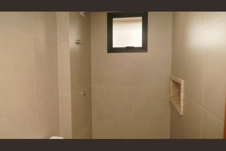 Banheiro de apartamento para alugar com 1 quarto, 49m² em Parque Amazonia, Goiânia