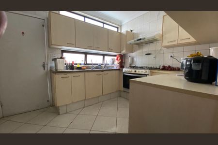 Casa à venda com 4 quartos, 357m² em Aclimação, São Paulo