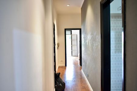 Corredor de apartamento à venda com 2 quartos, 110m² em Mirandópolis, São Paulo