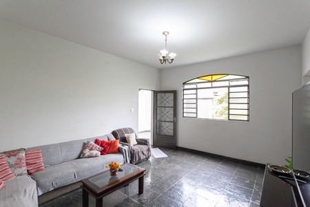 Casa à venda com 245m², 3 quartos e 3 vagas Casa à venda com 245m², 3 quartos e 3 vagasSala 1