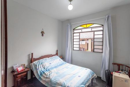 Casa à venda com 245m², 3 quartos e 3 vagas Casa à venda com 245m², 3 quartos e 3 vagasQuarto 2
