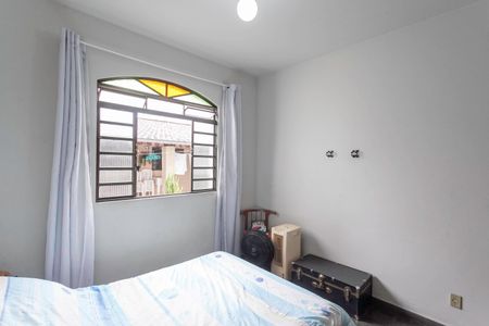 Casa à venda com 245m², 3 quartos e 3 vagas Casa à venda com 245m², 3 quartos e 3 vagasQuarto 2