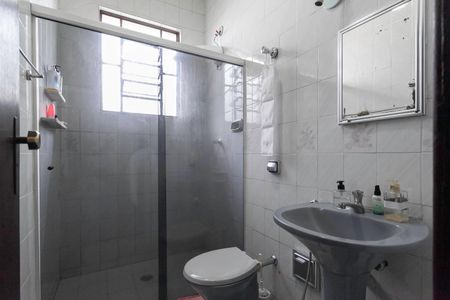 Casa à venda com 245m², 3 quartos e 3 vagas Casa à venda com 245m², 3 quartos e 3 vagasBanheiro social