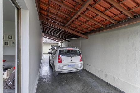 Casa à venda com 245m², 3 quartos e 3 vagas Casa à venda com 245m², 3 quartos e 3 vagasGaragem