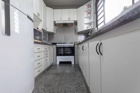 Casa à venda com 245m², 3 quartos e 3 vagas Casa à venda com 245m², 3 quartos e 3 vagasCozinha