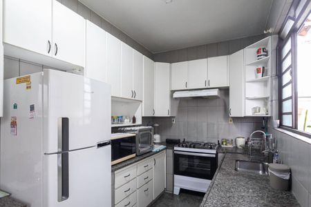 Casa à venda com 245m², 3 quartos e 3 vagas Casa à venda com 245m², 3 quartos e 3 vagasCozinha