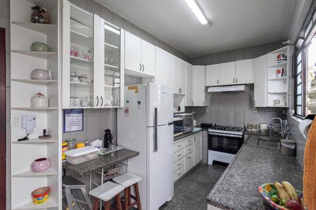 Casa à venda com 245m², 3 quartos e 3 vagas Casa à venda com 245m², 3 quartos e 3 vagasCozinha