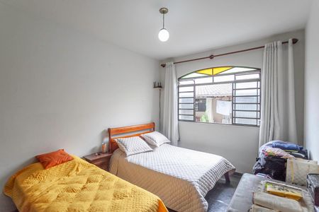 Casa à venda com 245m², 3 quartos e 3 vagas Casa à venda com 245m², 3 quartos e 3 vagasQuarto 1