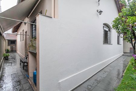 Casa à venda com 245m², 3 quartos e 3 vagas Casa à venda com 245m², 3 quartos e 3 vagasEntrada