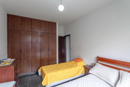 Quarto 1 de casa à venda com 3 quartos, 245m² em Ouro Preto, Belo Horizonte