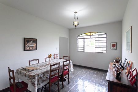 Sala 2 de casa à venda com 3 quartos, 245m² em Ouro Preto, Belo Horizonte