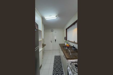 Apartamento à venda com 102m², 4 quartos e 2 vagasCozinha