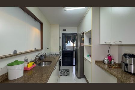 Apartamento à venda com 102m², 4 quartos e 2 vagasCozinha