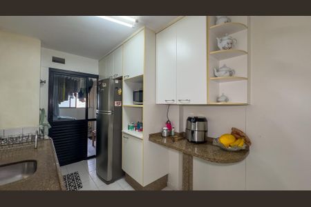 Apartamento à venda com 102m², 4 quartos e 2 vagasCozinha