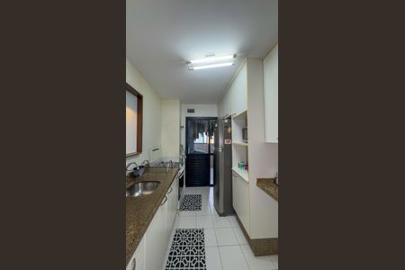 Apartamento à venda com 102m², 4 quartos e 2 vagasCozinha