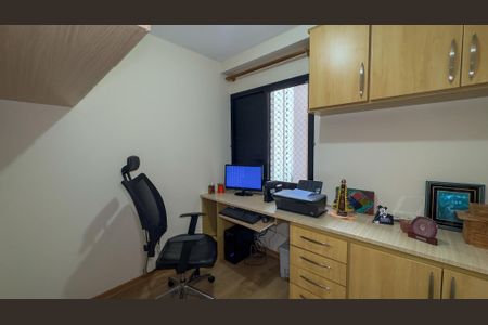 Apartamento à venda com 102m², 4 quartos e 2 vagasEscritório